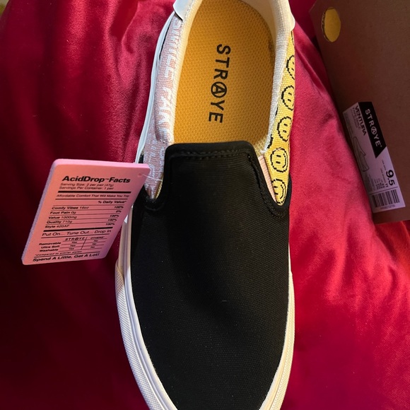 Straye Ventura, fake smile, sneakers, Unisex size 9 1/2 men’s or size 11… - Picture 4 of 11